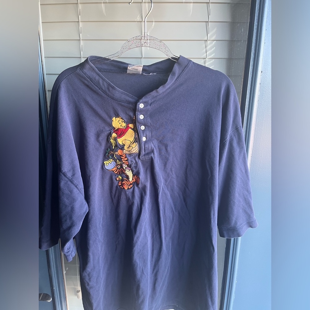Vintage 90’s Pooh Bear Henley Sleep Top